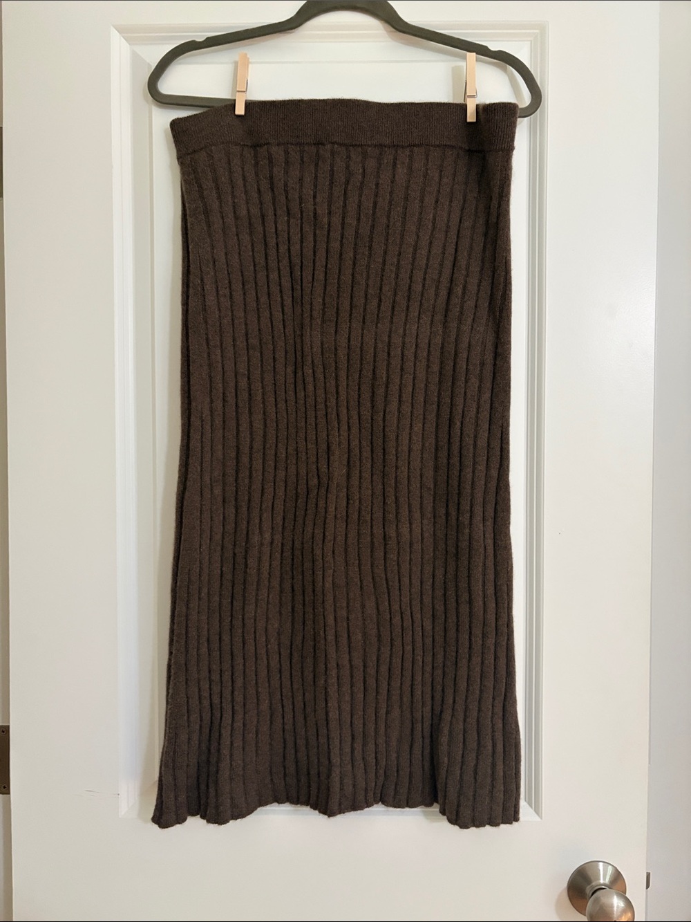 100% Cashmere Quince Ribbed Knit Midi Skirt